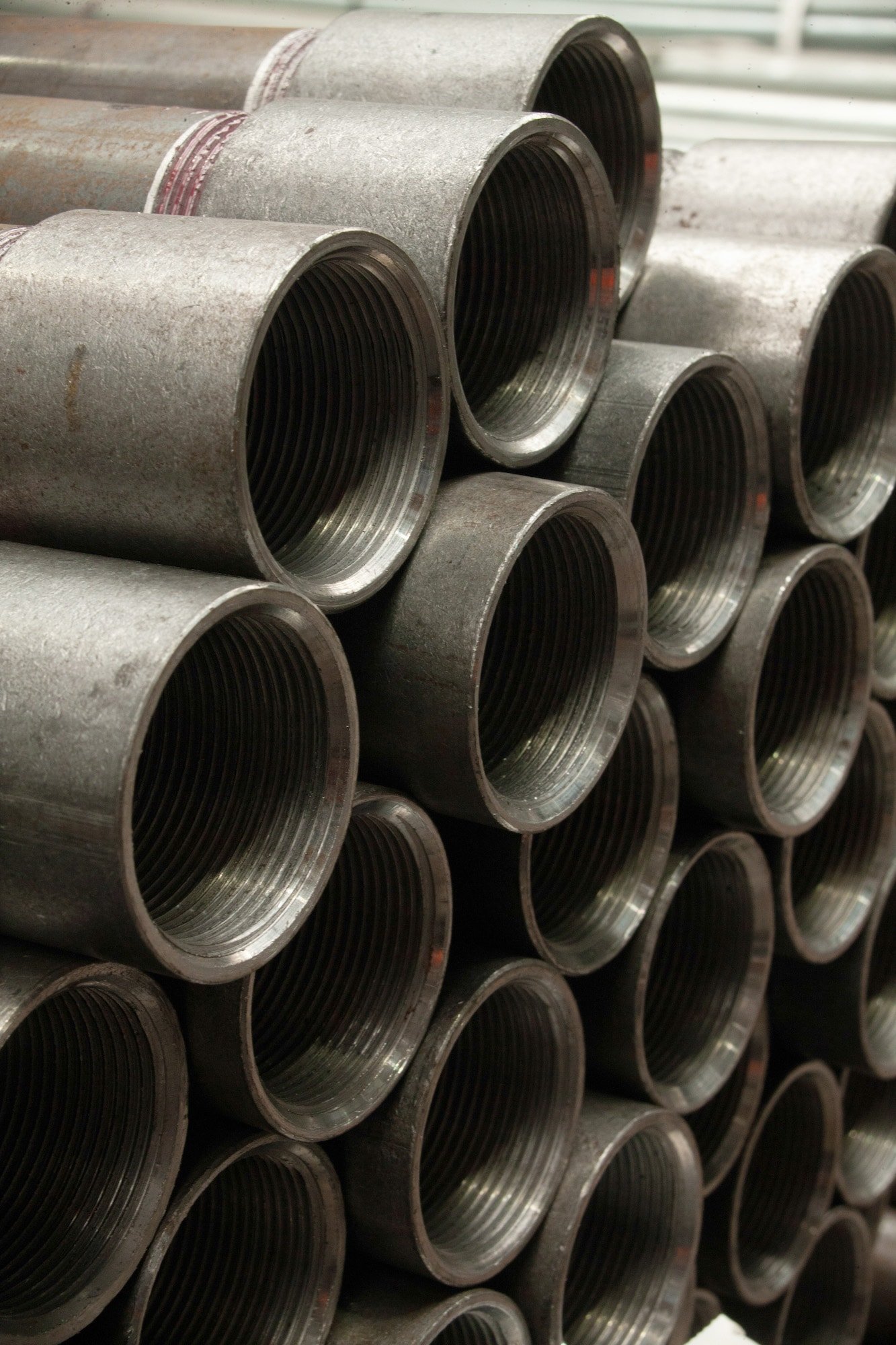 Threaded steel pipes